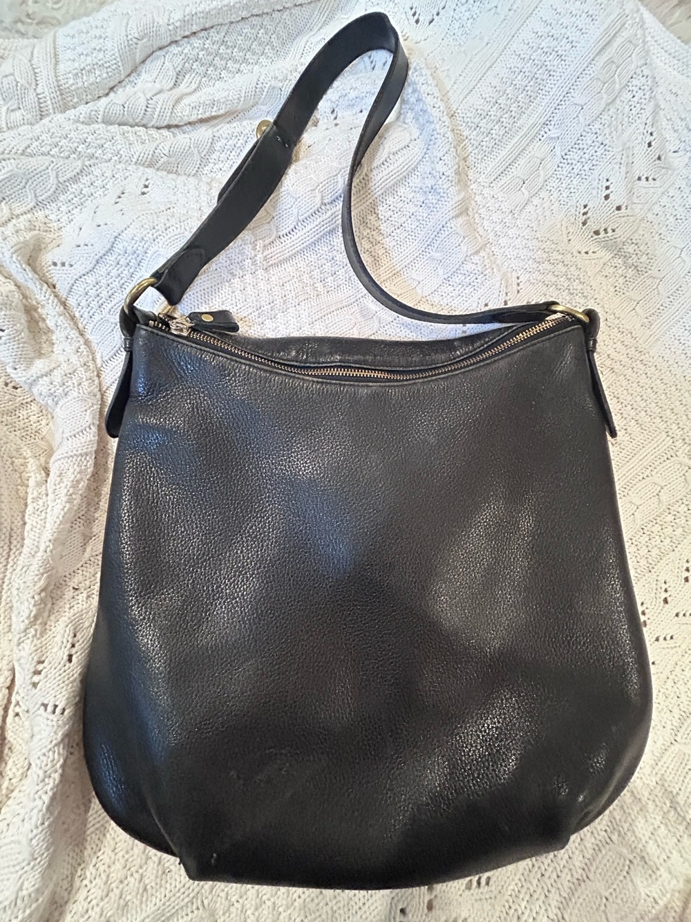 Classic Black Pebbled Leather Hobo Shoulder Bag.